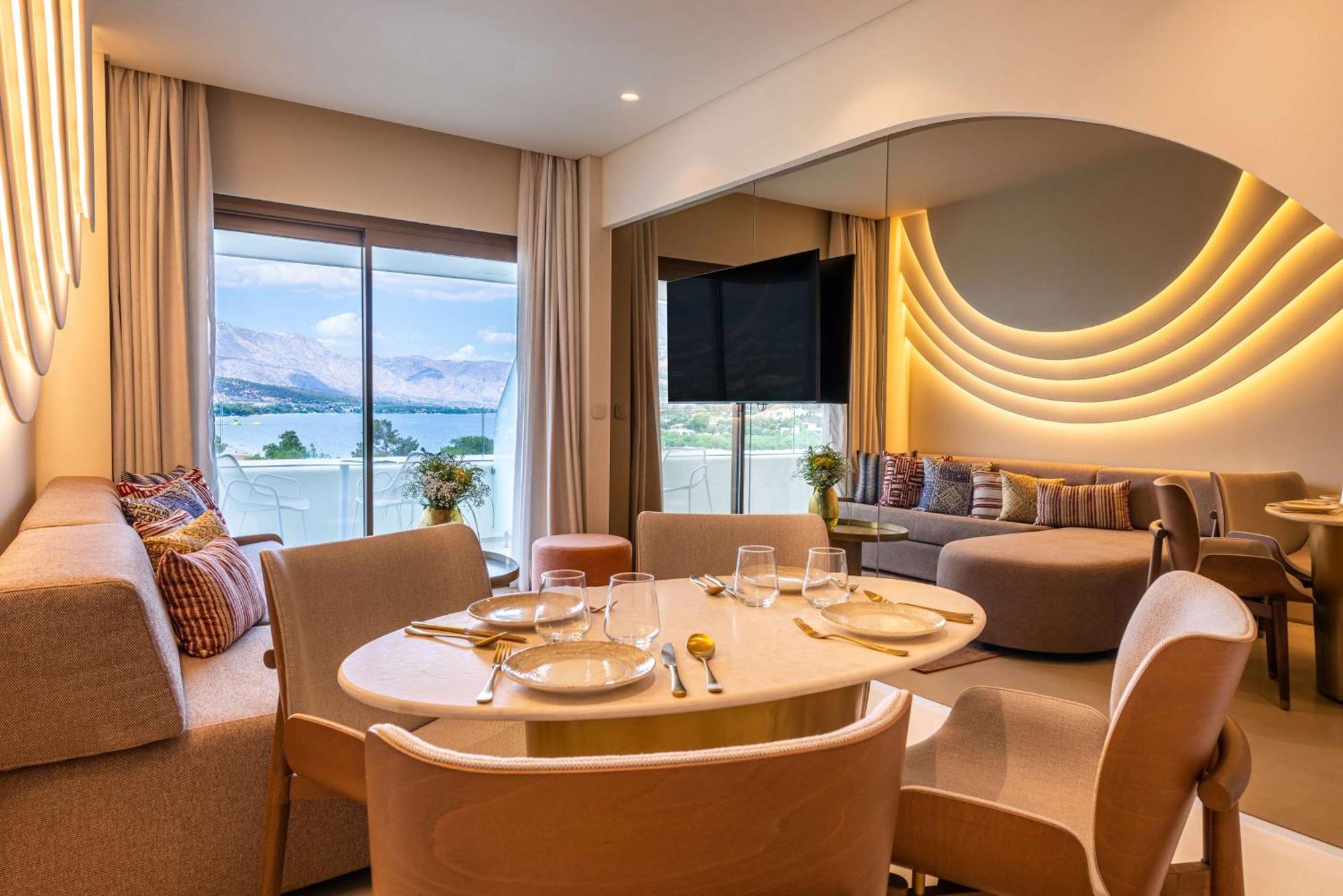 Isla Brown Corinthia Resort & Spa, Curio Collection By Hilton Agioi Theodoroi Exterior photo Suite at the hotel