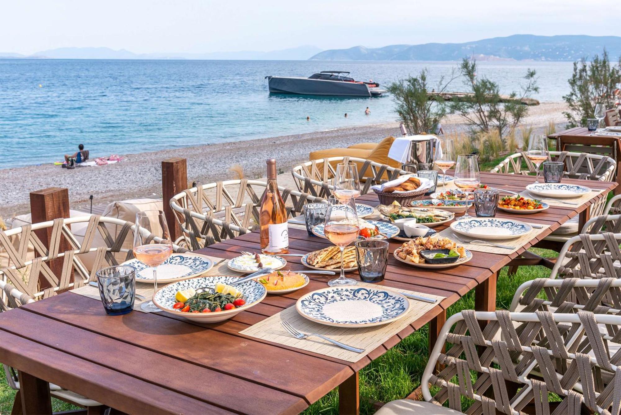 Isla Brown Corinthia Resort & Spa, Curio Collection By Hilton Agioi Theodoroi Exterior photo A typical Italian meal